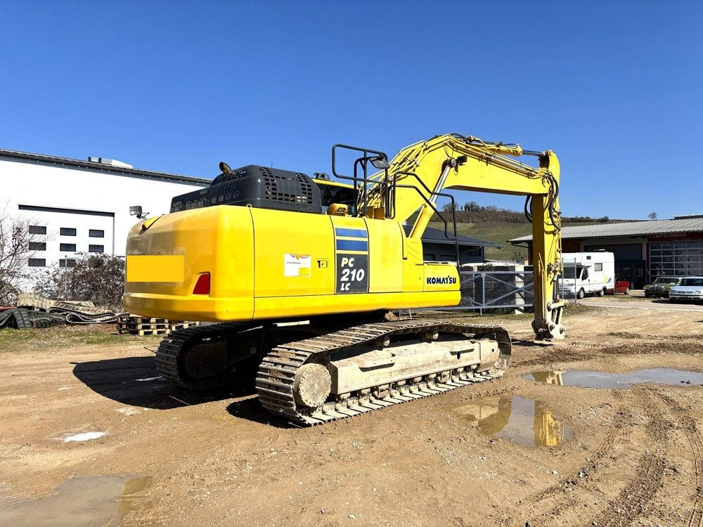 Komatsu PC210LC-11 - حفارات زحافة: صور 2 Komatsu PC210LC-11 - حفارات زحافة: صور 2