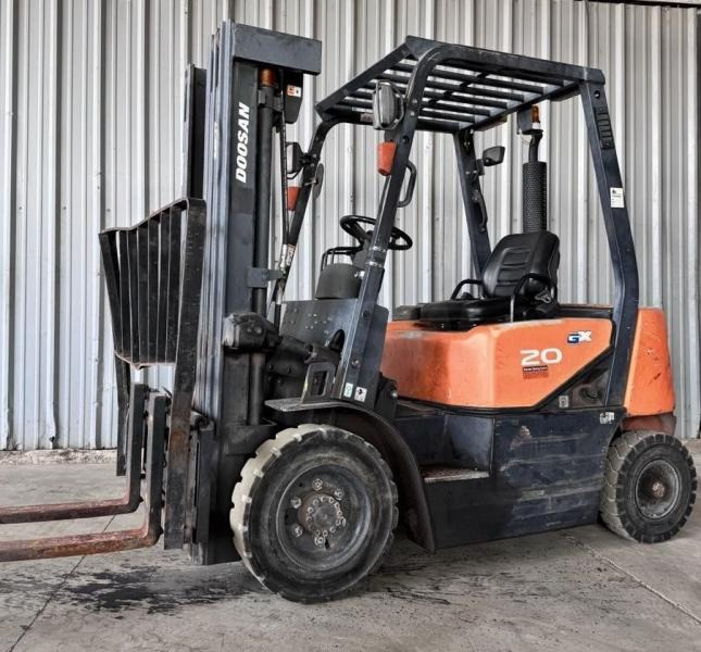 Doosan Chariot élévateur 2t diesel DOOSAN fenwick - رافعة شوكية ديزل: صور 1 Doosan Chariot élévateur 2t diesel DOOSAN fenwick - رافعة شوكية ديزل: صور 1