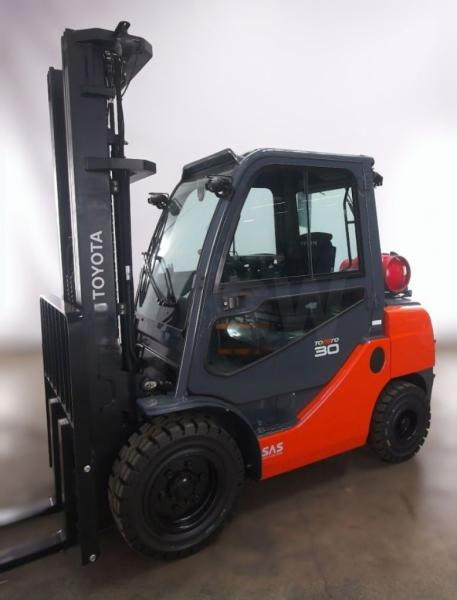 Toyota Tonero fenwick - رافعة شوكية تعمل بالغاز: صور 2 Toyota Tonero fenwick - رافعة شوكية تعمل بالغاز: صور 2