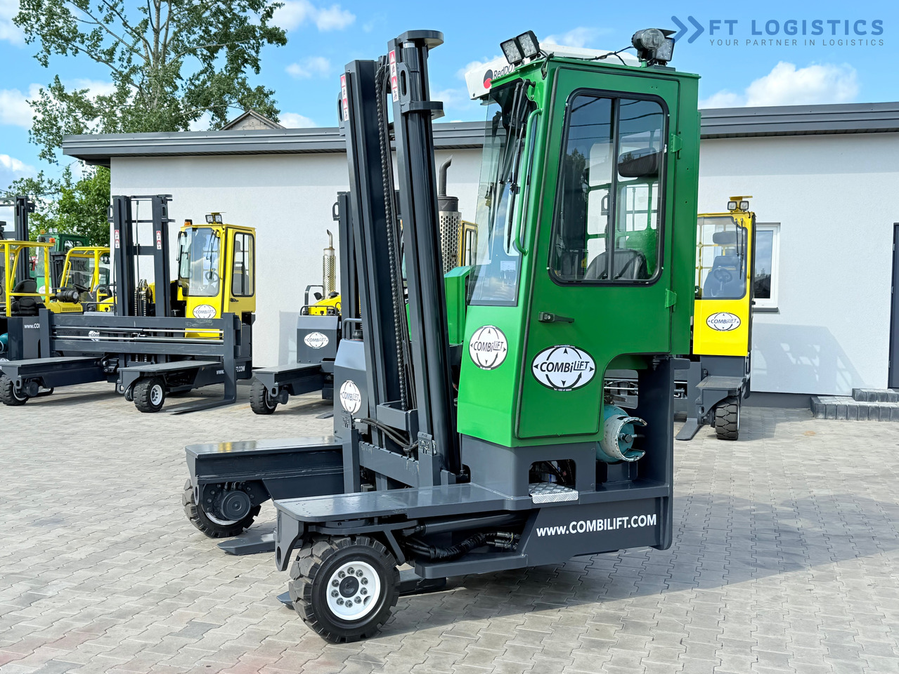 COMBILIFT C3500 / DUPLEX 4100MM / GAS / EXTENDABLE FORKS / CABIN / HEATING + AIR CONDITIONING / LIKE NEW - شاحنة المناولة رباعية الاتجاهات: صور 3 COMBILIFT C3500 / DUPLEX 4100MM / GAS / EXTENDABLE FORKS / CABIN / HEATING + AIR CONDITIONING / LIKE NEW - شاحنة المناولة رباعية الاتجاهات: صور 3