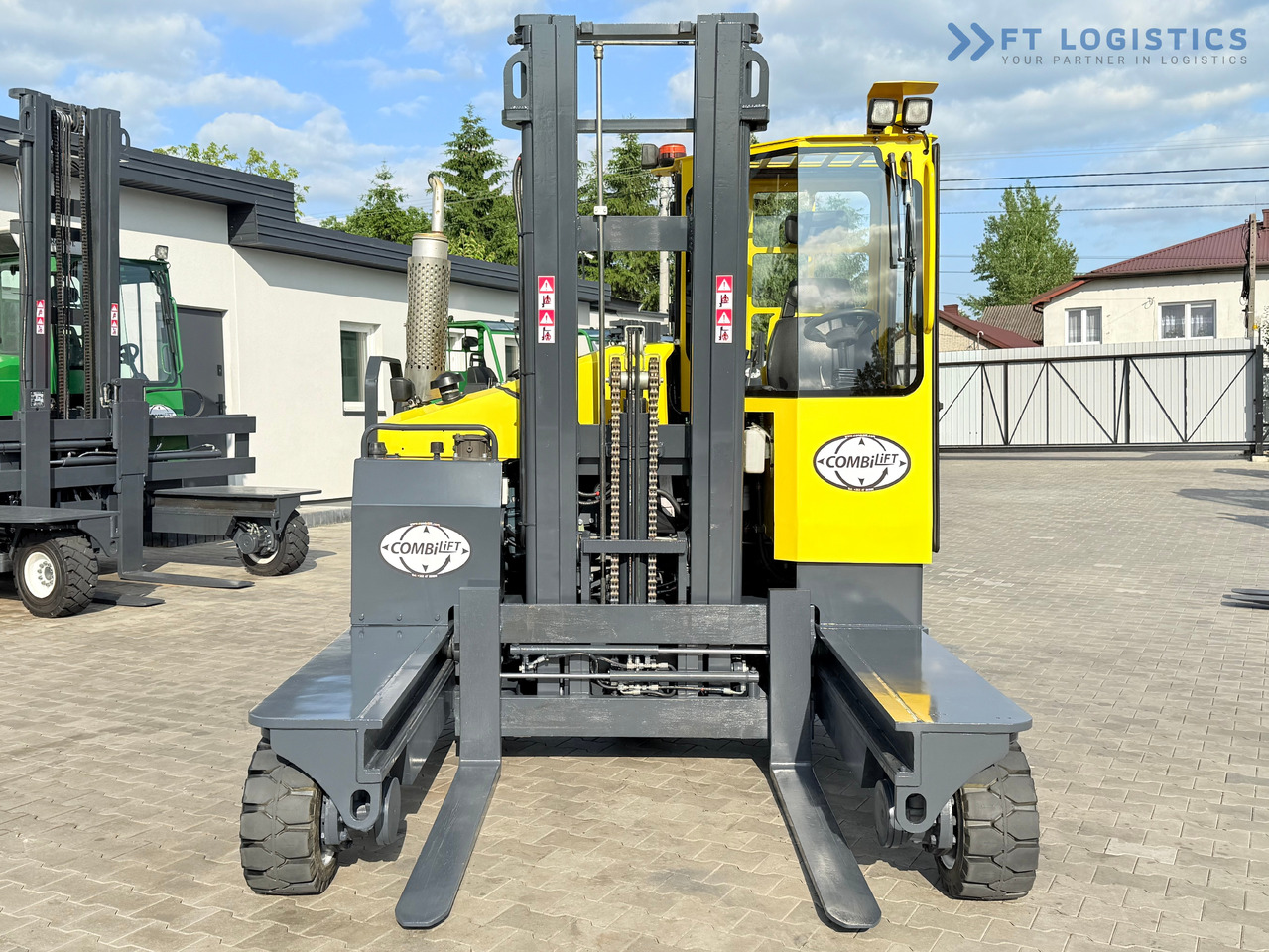 COMBILIFT C4000 / DIESEL / DUPLEX - 4100MM / FORK POSITIONER / ONLY 2951 MTH / LIKE NEW - شاحنة المناولة رباعية الاتجاهات: صور 4 COMBILIFT C4000 / DIESEL / DUPLEX - 4100MM / FORK POSITIONER / ONLY 2951 MTH / LIKE NEW - شاحنة المناولة رباعية الاتجاهات: صور 4