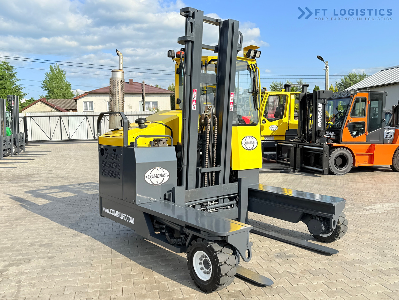 COMBILIFT C4000 / DIESEL / DUPLEX - 4100MM / FORK POSITIONER / ONLY 2951 MTH / LIKE NEW - شاحنة المناولة رباعية الاتجاهات: صور 5 COMBILIFT C4000 / DIESEL / DUPLEX - 4100MM / FORK POSITIONER / ONLY 2951 MTH / LIKE NEW - شاحنة المناولة رباعية الاتجاهات: صور 5