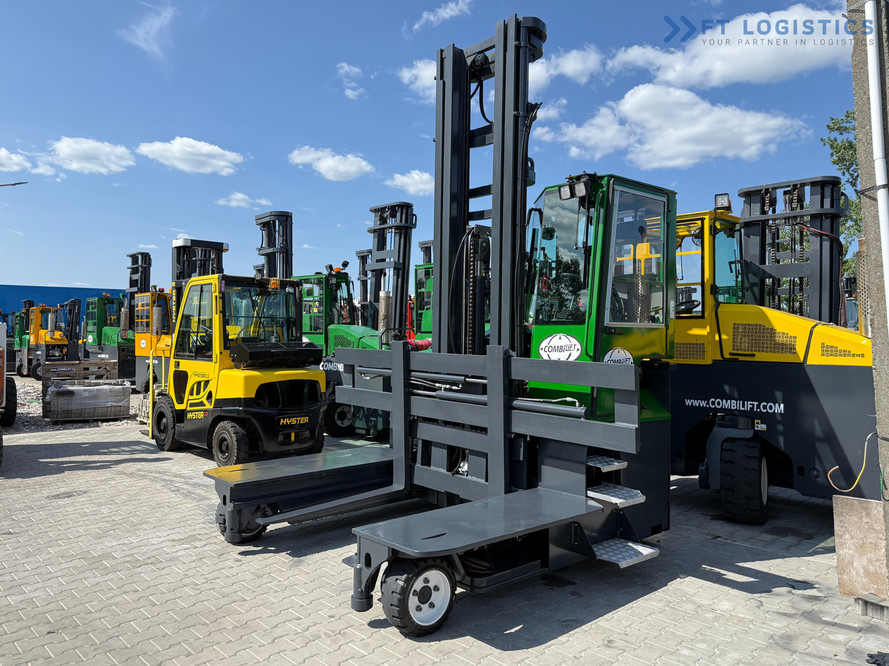COMBILIFT C5000E / ELECTRIC / TRIPLEX 8300MM / FULL FREE LIFT / WIDE POSITIONER / FORK SIDESHIFT / BATTERY LIKE NEW - شاحنة المناولة رباعية الاتجاهات: صور 1 COMBILIFT C5000E / ELECTRIC / TRIPLEX 8300MM / FULL FREE LIFT / WIDE POSITIONER / FORK SIDESHIFT / BATTERY LIKE NEW - شاحنة المناولة رباعية الاتجاهات: صور 1