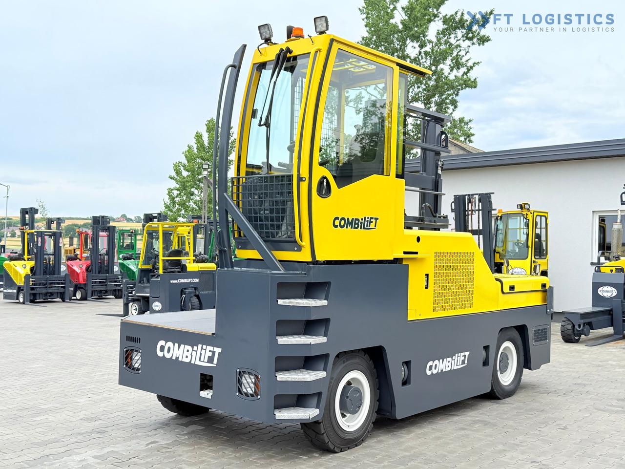 COMBILIFT C6000FSL / DIESEL / DUPLEX - 4100MM / 1400MM FORKS / SIDE LOADER / 6000KG CAPACITY / FREE LIFT / DEUTZ ENGINE / EXCELLENT CONDITION - محمل الجانب: صور 2 COMBILIFT C6000FSL / DIESEL / DUPLEX - 4100MM / 1400MM FORKS / SIDE LOADER / 6000KG CAPACITY / FREE LIFT / DEUTZ ENGINE / EXCELLENT CONDITION - محمل الجانب: صور 2