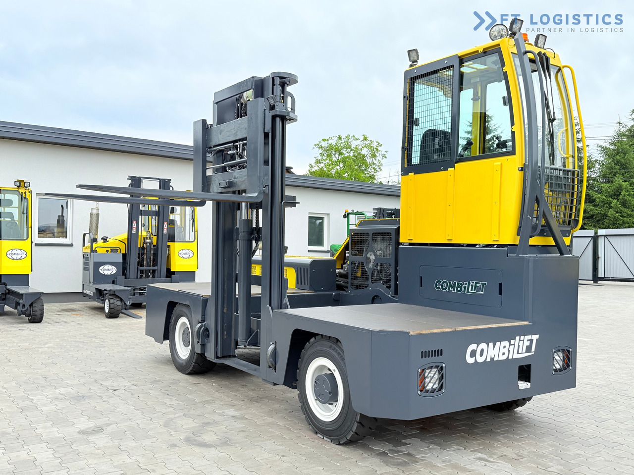 COMBILIFT C6000FSL / DIESEL / DUPLEX - 4100MM / 1400MM FORKS / SIDE LOADER / 6000KG CAPACITY / FREE LIFT / DEUTZ ENGINE / EXCELLENT CONDITION - محمل الجانب: صور 1 COMBILIFT C6000FSL / DIESEL / DUPLEX - 4100MM / 1400MM FORKS / SIDE LOADER / 6000KG CAPACITY / FREE LIFT / DEUTZ ENGINE / EXCELLENT CONDITION - محمل الجانب: صور 1