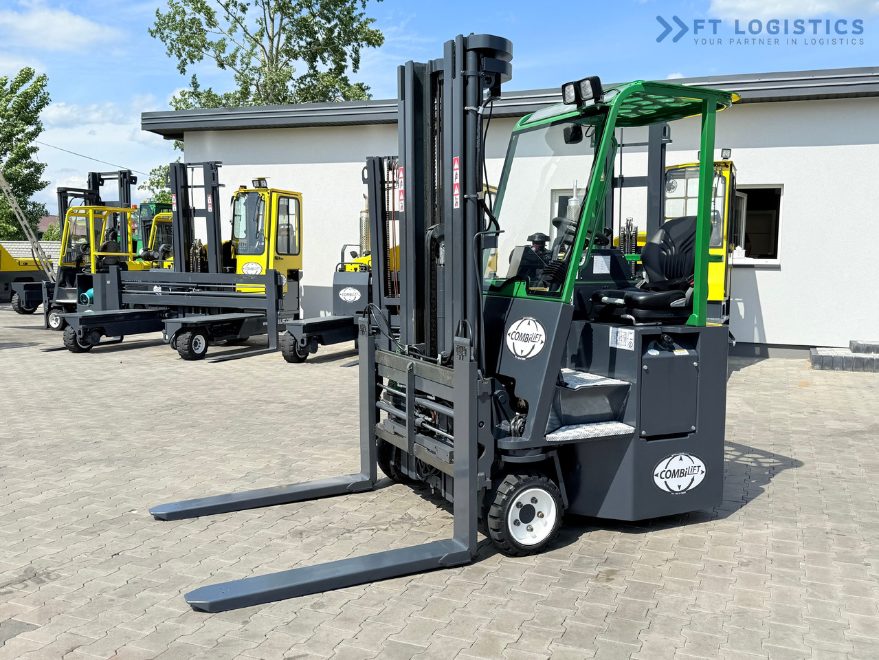 COMBILIFT CB2500 / DIESEL / EXTENDABLE FORKS / TRIPLEX / 5500MM / FREE LIFT / SIDE SHIFT / FORK POSITIONER / LIKE NEW - شاحنة المناولة رباعية الاتجاهات: صور 3 COMBILIFT CB2500 / DIESEL / EXTENDABLE FORKS / TRIPLEX / 5500MM / FREE LIFT / SIDE SHIFT / FORK POSITIONER / LIKE NEW - شاحنة المناولة رباعية الاتجاهات: صور 3