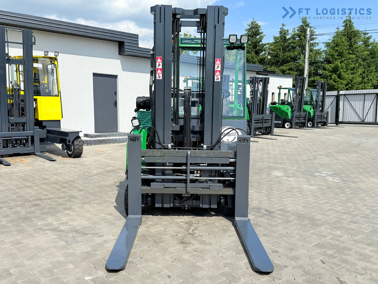 COMBILIFT CB2500 / DIESEL / EXTENDABLE FORKS / TRIPLEX / 5500MM / FREE LIFT / SIDE SHIFT / FORK POSITIONER / LIKE NEW - شاحنة المناولة رباعية الاتجاهات: صور 4 COMBILIFT CB2500 / DIESEL / EXTENDABLE FORKS / TRIPLEX / 5500MM / FREE LIFT / SIDE SHIFT / FORK POSITIONER / LIKE NEW - شاحنة المناولة رباعية الاتجاهات: صور 4