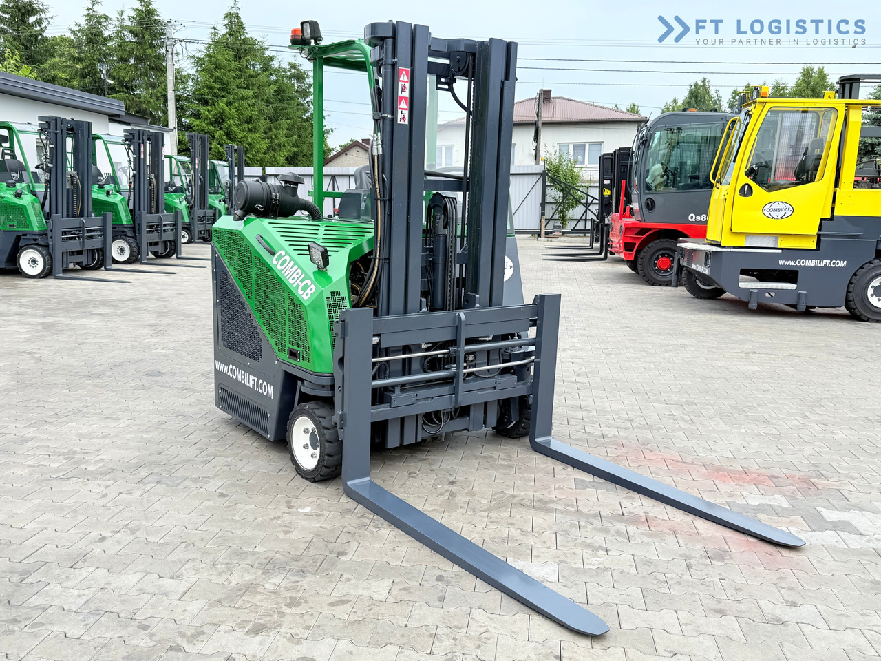 COMBILIFT CB3000 / DIESEL / TRIPLEX 4900MM / FREE LIFT / SIDESHIFT / FORK POSITIONER / 1500MM FORKS / LIKE NEW - شاحنة المناولة رباعية الاتجاهات: صور 5 COMBILIFT CB3000 / DIESEL / TRIPLEX 4900MM / FREE LIFT / SIDESHIFT / FORK POSITIONER / 1500MM FORKS / LIKE NEW - شاحنة المناولة رباعية الاتجاهات: صور 5