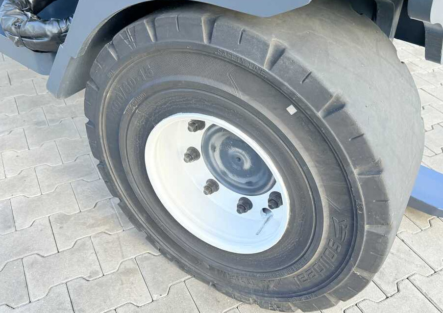 Combilift C14000 / DUPLEX - 3600 / GAS / FREE-LIFT - شاحنة المناولة رباعية الاتجاهات: صور 4 Combilift C14000 / DUPLEX - 3600 / GAS / FREE-LIFT - شاحنة المناولة رباعية الاتجاهات: صور 4