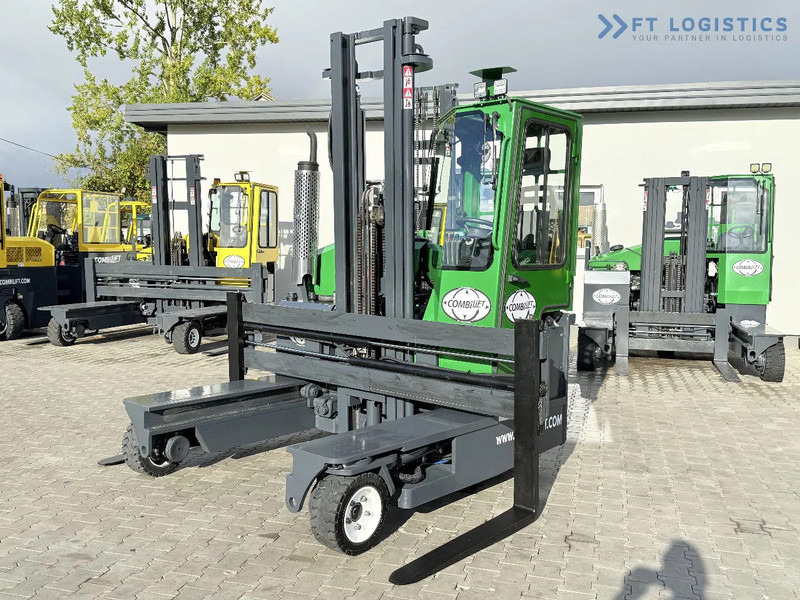 Combilift C3000 / DIESEL / DUPLEX 4200MM / FREE LIFT / WIDE FORK POSITIONER / FULL CABIN / EXCELLENT CONDITION / Wide range of four-way an - شاحنة المناولة رباعية الاتجاهات: صور 2 Combilift C3000 / DIESEL / DUPLEX 4200MM / FREE LIFT / WIDE FORK POSITIONER / FULL CABIN / EXCELLENT CONDITION / Wide range of four-way an - شاحنة المناولة رباعية الاتجاهات: صور 2