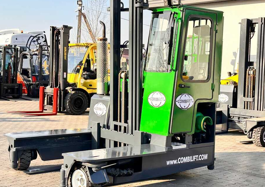 Combilift C3000 / DUPLEX / 4100MM / LPG / FREE LIFT / LIKE NEW - شاحنة المناولة رباعية الاتجاهات: صور 1 Combilift C3000 / DUPLEX / 4100MM / LPG / FREE LIFT / LIKE NEW - شاحنة المناولة رباعية الاتجاهات: صور 1