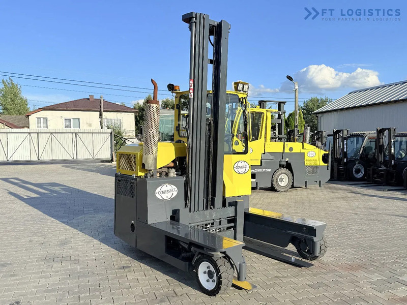 Combilift C3000 / GAS / TRIPLEX – 7500MM / SIDESHIFT / FORK POSITIONER / FREE LIFT / FULL HEATED CABIN / ONLY 7868 HOURS / CONDITION – LIK - شاحنة المناولة رباعية الاتجاهات: صور 4 Combilift C3000 / GAS / TRIPLEX – 7500MM / SIDESHIFT / FORK POSITIONER / FREE LIFT / FULL HEATED CABIN / ONLY 7868 HOURS / CONDITION – LIK - شاحنة المناولة رباعية الاتجاهات: صور 4