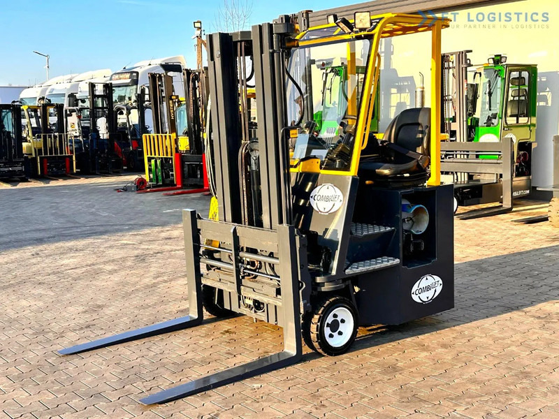 Combilift C3000CB / LPG / TRIPLEX - 4900MM / LPG / FREE LIFT / FORK POSITIONER C3000CB / LPG / TRIPLEX - 4900MM / LPG / FREE LIFT / FORK P - شاحنة المناولة رباعية الاتجاهات: صور 1 Combilift C3000CB / LPG / TRIPLEX - 4900MM / LPG / FREE LIFT / FORK POSITIONER C3000CB / LPG / TRIPLEX - 4900MM / LPG / FREE LIFT / FORK P - شاحنة المناولة رباعية الاتجاهات: صور 1
