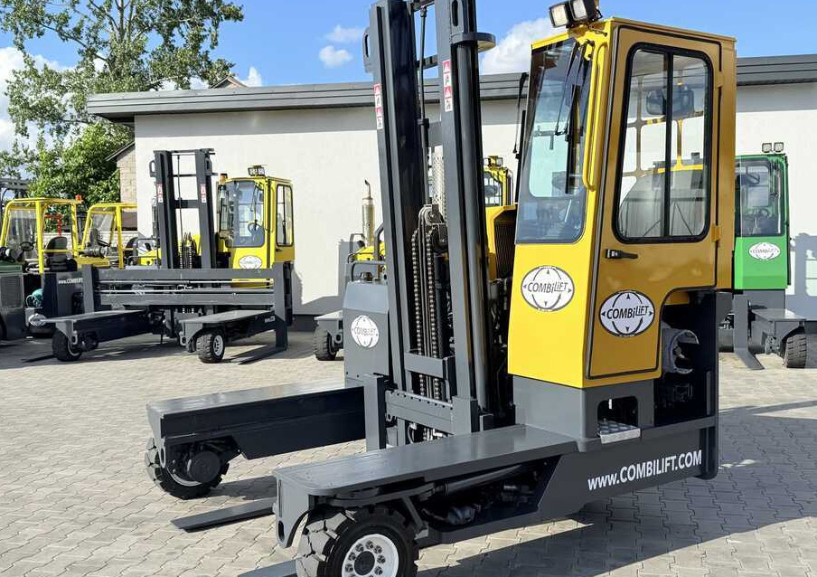 Combilift C4000 / GAS / DUPLEX - 4100MM / SIDE SHIFT / FREE LIFT / FULL HEATED CABIN / ONLY 4223 HOURS / CONDITION – LIKE NEW! - شاحنة المناولة رباعية الاتجاهات: صور 1 Combilift C4000 / GAS / DUPLEX - 4100MM / SIDE SHIFT / FREE LIFT / FULL HEATED CABIN / ONLY 4223 HOURS / CONDITION – LIKE NEW! - شاحنة المناولة رباعية الاتجاهات: صور 1