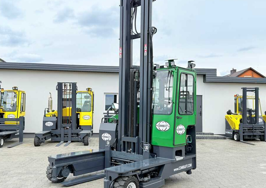 Combilift C4000 / GAS / TRIPLEX - 9300MM / FREE-LIFT / POSITIONER / LIKE NEW - شاحنة المناولة رباعية الاتجاهات: صور 1 Combilift C4000 / GAS / TRIPLEX - 9300MM / FREE-LIFT / POSITIONER / LIKE NEW - شاحنة المناولة رباعية الاتجاهات: صور 1