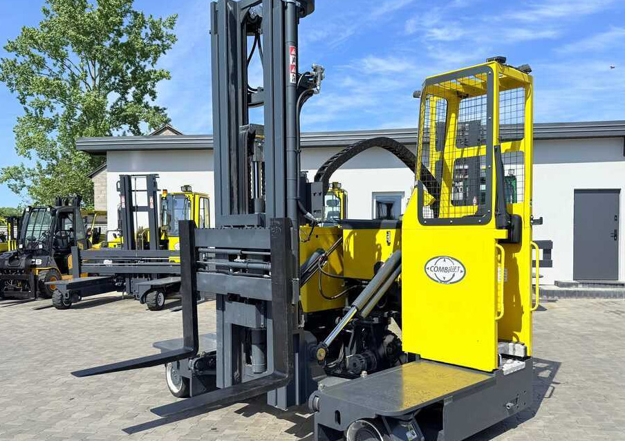 Combilift C4000STE / TRIPLEX / 6850MM / FREE LIFT / ONLY 1,348 HOURS / FORK SIDESHIFT / EXCELLENT CONDITION - شاحنة المناولة رباعية الاتجاهات: صور 1 Combilift C4000STE / TRIPLEX / 6850MM / FREE LIFT / ONLY 1,348 HOURS / FORK SIDESHIFT / EXCELLENT CONDITION - شاحنة المناولة رباعية الاتجاهات: صور 1