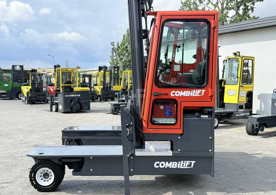 Combilift C4500 / DIESEL / TRIPLEX - 6420MM / FREE-LIFT / WIDE FORK POSITIONER - شاحنة المناولة رباعية الاتجاهات: صور 2 Combilift C4500 / DIESEL / TRIPLEX - 6420MM / FREE-LIFT / WIDE FORK POSITIONER - شاحنة المناولة رباعية الاتجاهات: صور 2