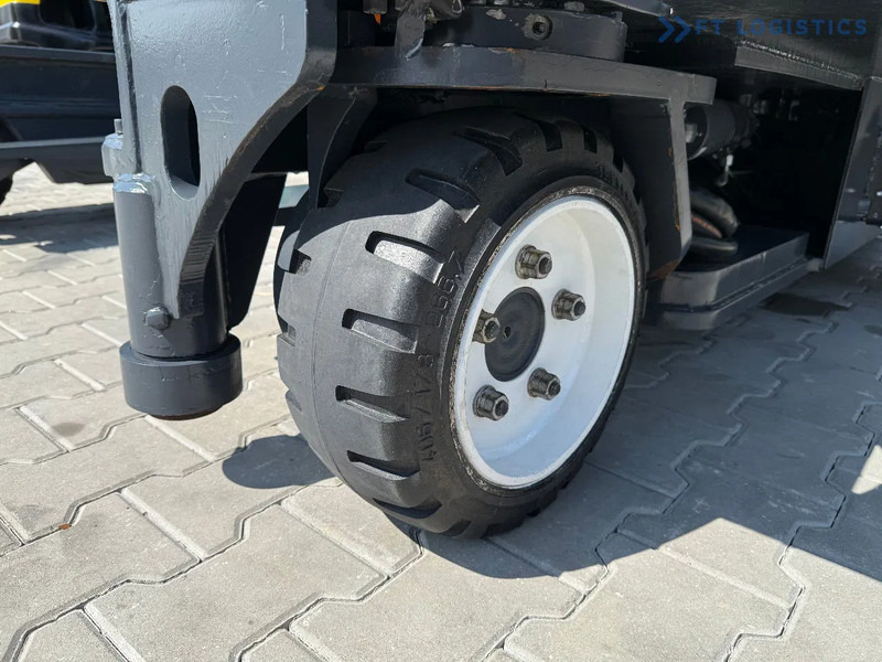 Combilift C5000E / ELECTRIC / TRIPLEX 8300MM / FULL FREE LIFT / WIDE FORK POSITIONER / SIDE SHIFT / BATTERY LIKE NEW C5000E / ELECTRIC / T - شاحنة المناولة رباعية الاتجاهات: صور 3 Combilift C5000E / ELECTRIC / TRIPLEX 8300MM / FULL FREE LIFT / WIDE FORK POSITIONER / SIDE SHIFT / BATTERY LIKE NEW C5000E / ELECTRIC / T - شاحنة المناولة رباعية الاتجاهات: صور 3