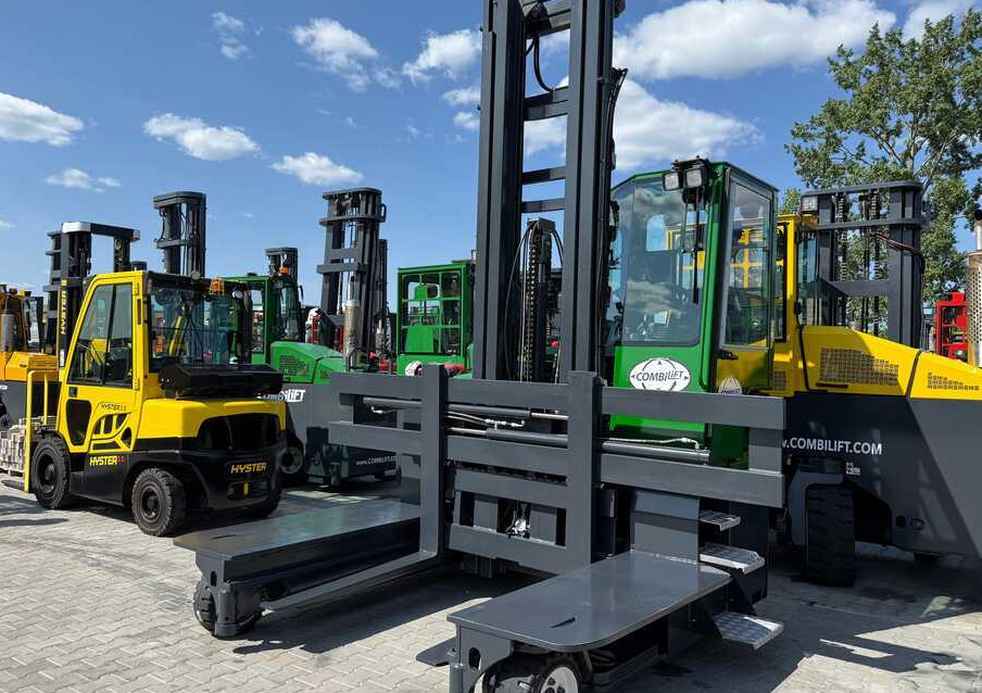 Combilift C5000E / ELECTRIC / TRIPLEX 8300MM / FULL FREE LIFT / WIDE POSITIONER / FORK SIDESHIFT / BATTERY LIKE NEW - شاحنة المناولة رباعية الاتجاهات: صور 2 Combilift C5000E / ELECTRIC / TRIPLEX 8300MM / FULL FREE LIFT / WIDE POSITIONER / FORK SIDESHIFT / BATTERY LIKE NEW - شاحنة المناولة رباعية الاتجاهات: صور 2