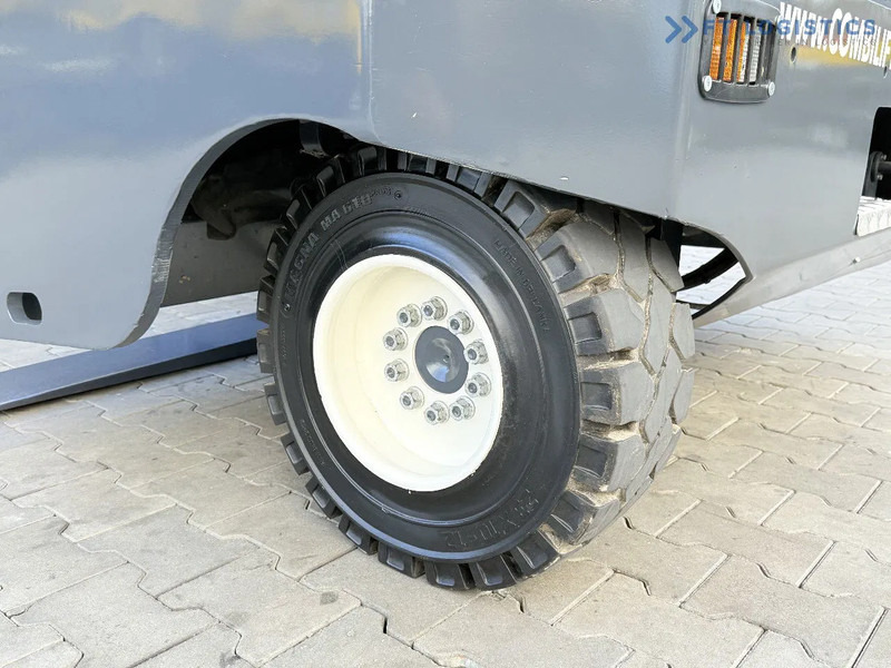 Combilift C5000SR / DIESEL / TRIPLEX MAST – 6100 MM / FORK POSITIONER / FULL CABIN C5000SR / DIESEL / TRIPLEX MAST – 6100 MM / FORK POSITI - شاحنة المناولة رباعية الاتجاهات: صور 4 Combilift C5000SR / DIESEL / TRIPLEX MAST – 6100 MM / FORK POSITIONER / FULL CABIN C5000SR / DIESEL / TRIPLEX MAST – 6100 MM / FORK POSITI - شاحنة المناولة رباعية الاتجاهات: صور 4