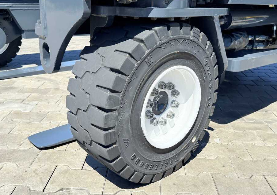 Combilift C5000XL / DIESEL / DUPLEX - 5500MM / FULL CABIN / NEW TYRES / HEATING - شاحنة المناولة رباعية الاتجاهات: صور 2 Combilift C5000XL / DIESEL / DUPLEX - 5500MM / FULL CABIN / NEW TYRES / HEATING - شاحنة المناولة رباعية الاتجاهات: صور 2