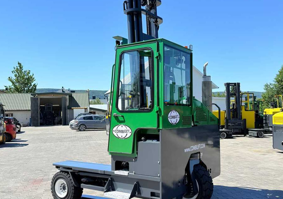 تأجير  Combilift C5000XL / DIESEL / DUPLEX - 5500MM / FULL CABIN / NEW TYRES / HEATING Combilift C5000XL / DIESEL / DUPLEX - 5500MM / FULL CABIN / NEW TYRES / HEATING: صور 7