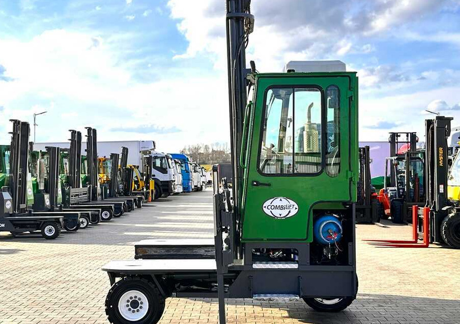 Combilift C5000XL / LPG / AIR CONDITIONING / WIDE POSITIONER / DUPLEX MAST / ADJUSTABLE FORKS / NEW TIRES / EXCELLENT CONDITION! - شاحنة المناولة رباعية الاتجاهات: صور 3 Combilift C5000XL / LPG / AIR CONDITIONING / WIDE POSITIONER / DUPLEX MAST / ADJUSTABLE FORKS / NEW TIRES / EXCELLENT CONDITION! - شاحنة المناولة رباعية الاتجاهات: صور 3
