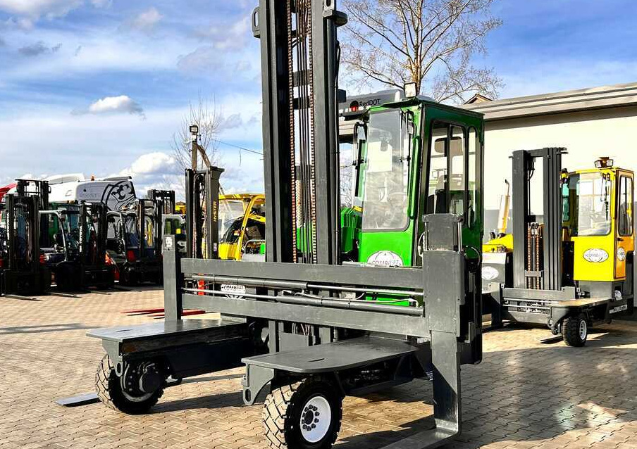 Combilift C5000XL / LPG / AIR CONDITIONING / WIDE POSITIONER / DUPLEX MAST / ADJUSTABLE FORKS / NEW TIRES / EXCELLENT CONDITION! - شاحنة المناولة رباعية الاتجاهات: صور 1 Combilift C5000XL / LPG / AIR CONDITIONING / WIDE POSITIONER / DUPLEX MAST / ADJUSTABLE FORKS / NEW TIRES / EXCELLENT CONDITION! - شاحنة المناولة رباعية الاتجاهات: صور 1