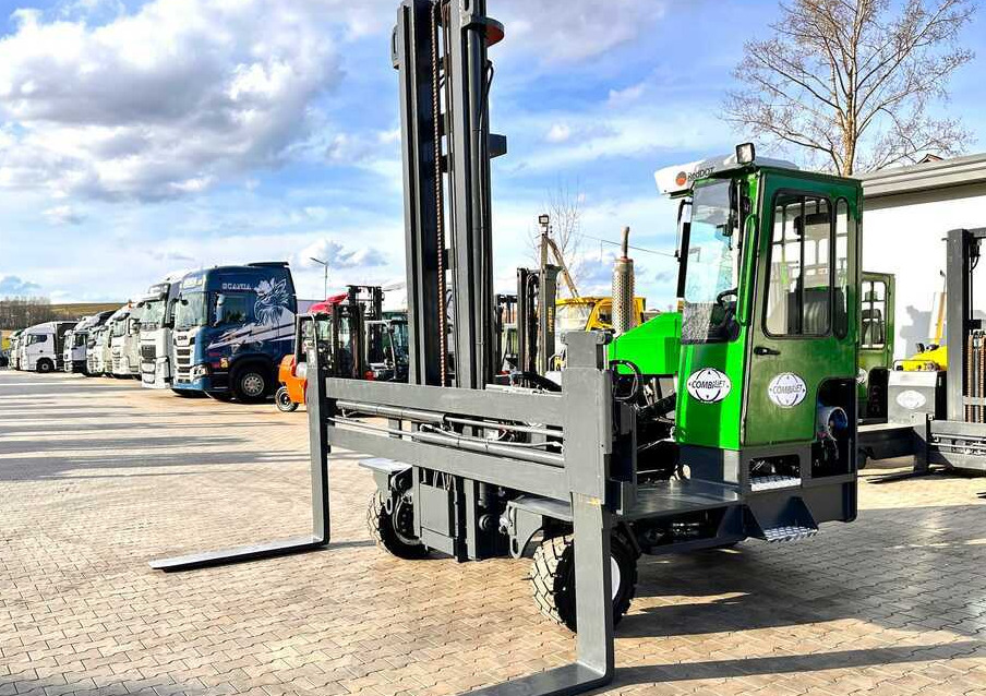 Combilift C5000XL / LPG / AIR CONDITIONING / WIDE POSITIONER / DUPLEX MAST / ADJUSTABLE FORKS / NEW TIRES / EXCELLENT CONDITION! - شاحنة المناولة رباعية الاتجاهات: صور 1 Combilift C5000XL / LPG / AIR CONDITIONING / WIDE POSITIONER / DUPLEX MAST / ADJUSTABLE FORKS / NEW TIRES / EXCELLENT CONDITION! - شاحنة المناولة رباعية الاتجاهات: صور 1
