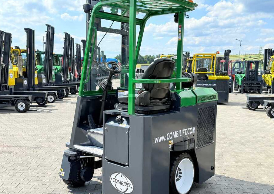 شاحنة المناولة رباعية الاتجاهات Combilift CB2500 / DIESEL / EXTENDABLE FORKS / TRIPLEX / 5500MM / FREE LIFT / SIDE SHIFT / FORK POSITIONER / LIKE NEW: صور 36