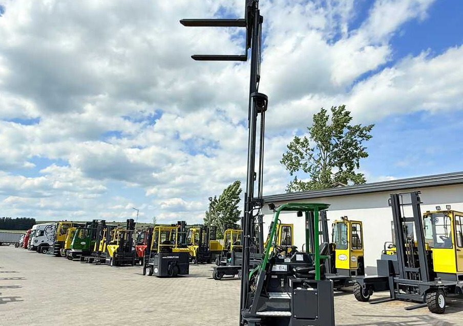 شاحنة المناولة رباعية الاتجاهات Combilift CB2500 / DIESEL / EXTENDABLE FORKS / TRIPLEX / 5500MM / FREE LIFT / SIDE SHIFT / FORK POSITIONER / LIKE NEW: صور 29