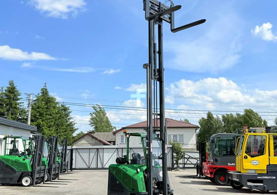 شاحنة المناولة رباعية الاتجاهات Combilift CB2500 / DIESEL / EXTENDABLE FORKS / TRIPLEX / 5500MM / FREE LIFT / SIDE SHIFT / FORK POSITIONER / LIKE NEW: صور 34