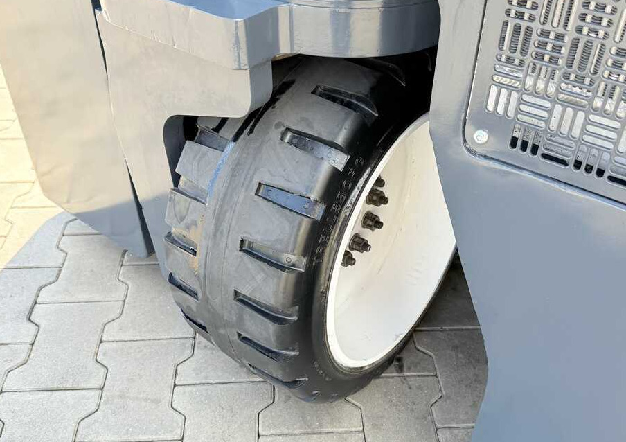شاحنة المناولة رباعية الاتجاهات Combilift CB2500 / DIESEL / EXTENDABLE FORKS / TRIPLEX / 5500MM / FREE LIFT / SIDE SHIFT / FORK POSITIONER / LIKE NEW: صور 9