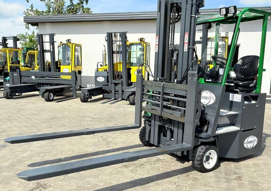 شاحنة المناولة رباعية الاتجاهات Combilift CB2500 / DIESEL / EXTENDABLE FORKS / TRIPLEX / 5500MM / FREE LIFT / SIDE SHIFT / FORK POSITIONER / LIKE NEW: صور 17
