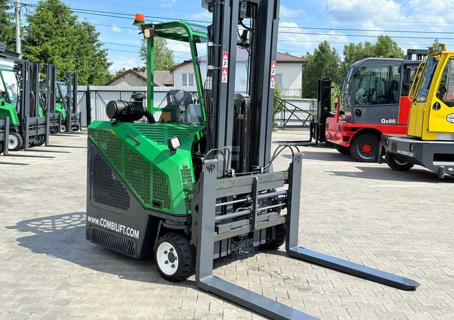 شاحنة المناولة رباعية الاتجاهات Combilift CB2500 / DIESEL / EXTENDABLE FORKS / TRIPLEX / 5500MM / FREE LIFT / SIDE SHIFT / FORK POSITIONER / LIKE NEW: صور 6