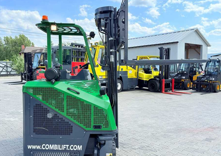 شاحنة المناولة رباعية الاتجاهات Combilift CB2500 / DIESEL / EXTENDABLE FORKS / TRIPLEX / 5500MM / FREE LIFT / SIDE SHIFT / FORK POSITIONER / LIKE NEW: صور 24