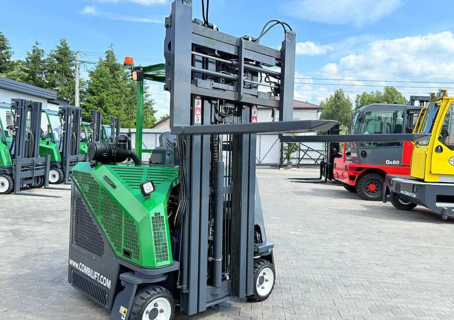 شاحنة المناولة رباعية الاتجاهات Combilift CB2500 / DIESEL / EXTENDABLE FORKS / TRIPLEX / 5500MM / FREE LIFT / SIDE SHIFT / FORK POSITIONER / LIKE NEW: صور 23