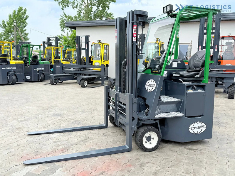 Combilift CB3000 / DIESEL / TRIPLEX 4900MM / FULL FREE LIFT / SIDE SHIFT / FORK POSITIONER / 1500MM FORKS / LIKE NEW CB3000 / DIESEL / TRI - شاحنة المناولة رباعية الاتجاهات: صور 2 Combilift CB3000 / DIESEL / TRIPLEX 4900MM / FULL FREE LIFT / SIDE SHIFT / FORK POSITIONER / 1500MM FORKS / LIKE NEW CB3000 / DIESEL / TRI - شاحنة المناولة رباعية الاتجاهات: صور 2