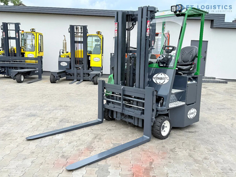 Combilift CB3000 / DIESEL / TRIPLEX 4900MM / FULL FREE LIFT / SIDE SHIFT / FORK POSITIONER / 1500MM FORKS / LIKE NEW CB3000 / DIESEL / TRI - شاحنة المناولة رباعية الاتجاهات: صور 3 Combilift CB3000 / DIESEL / TRIPLEX 4900MM / FULL FREE LIFT / SIDE SHIFT / FORK POSITIONER / 1500MM FORKS / LIKE NEW CB3000 / DIESEL / TRI - شاحنة المناولة رباعية الاتجاهات: صور 3