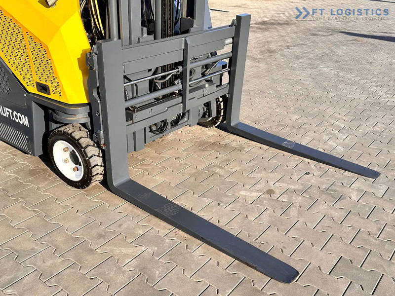 Combilift CB3000 / LPG / DUPLEX / 4000MM / FREE LIFT / NEW TIRES / LIKE NEW CB3000 / LPG / DUPLEX / 4000MM / FREE LIFT / NEW TIRES / LIKE - شاحنة المناولة رباعية الاتجاهات: صور 4 Combilift CB3000 / LPG / DUPLEX / 4000MM / FREE LIFT / NEW TIRES / LIKE NEW CB3000 / LPG / DUPLEX / 4000MM / FREE LIFT / NEW TIRES / LIKE - شاحنة المناولة رباعية الاتجاهات: صور 4