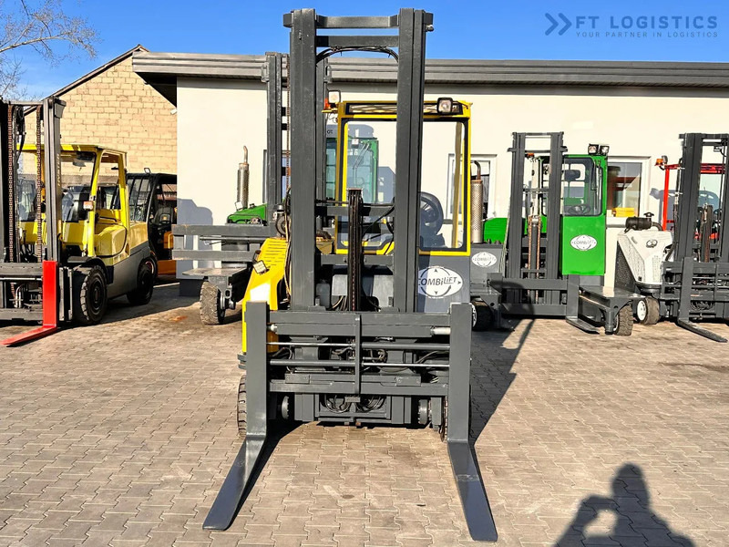 Combilift CB3000 / LPG / DUPLEX / 4000MM / FREE LIFT / NEW TIRES / LIKE NEW CB3000 / LPG / DUPLEX / 4000MM / FREE LIFT / NEW TIRES / LIKE - شاحنة المناولة رباعية الاتجاهات: صور 3 Combilift CB3000 / LPG / DUPLEX / 4000MM / FREE LIFT / NEW TIRES / LIKE NEW CB3000 / LPG / DUPLEX / 4000MM / FREE LIFT / NEW TIRES / LIKE - شاحنة المناولة رباعية الاتجاهات: صور 3