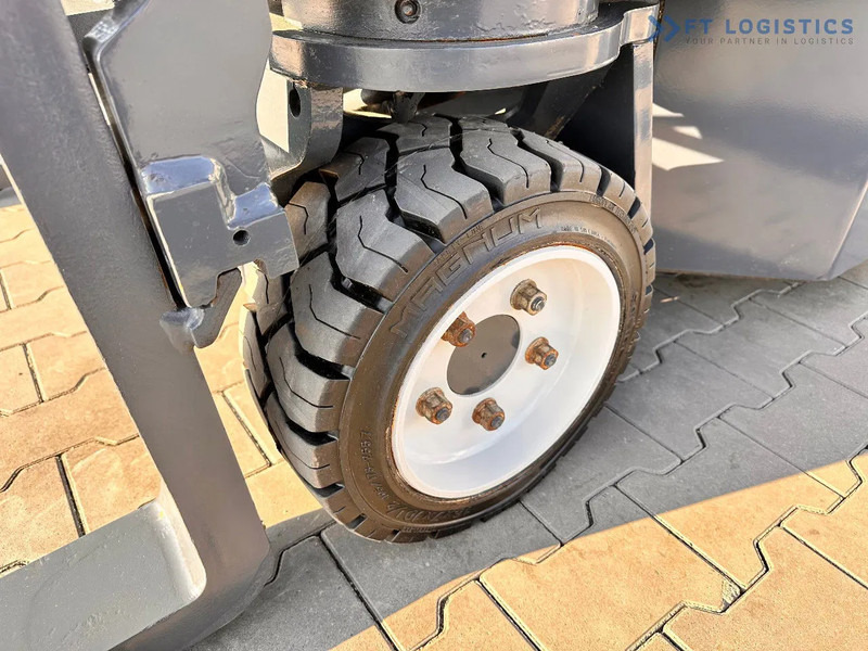 Combilift CB3000 / LPG / DUPLEX / 4000MM / FREE LIFT / NEW TIRES / LIKE NEW CB3000 / LPG / DUPLEX / 4000MM / FREE LIFT / NEW TIRES / LIKE - شاحنة المناولة رباعية الاتجاهات: صور 5 Combilift CB3000 / LPG / DUPLEX / 4000MM / FREE LIFT / NEW TIRES / LIKE NEW CB3000 / LPG / DUPLEX / 4000MM / FREE LIFT / NEW TIRES / LIKE - شاحنة المناولة رباعية الاتجاهات: صور 5