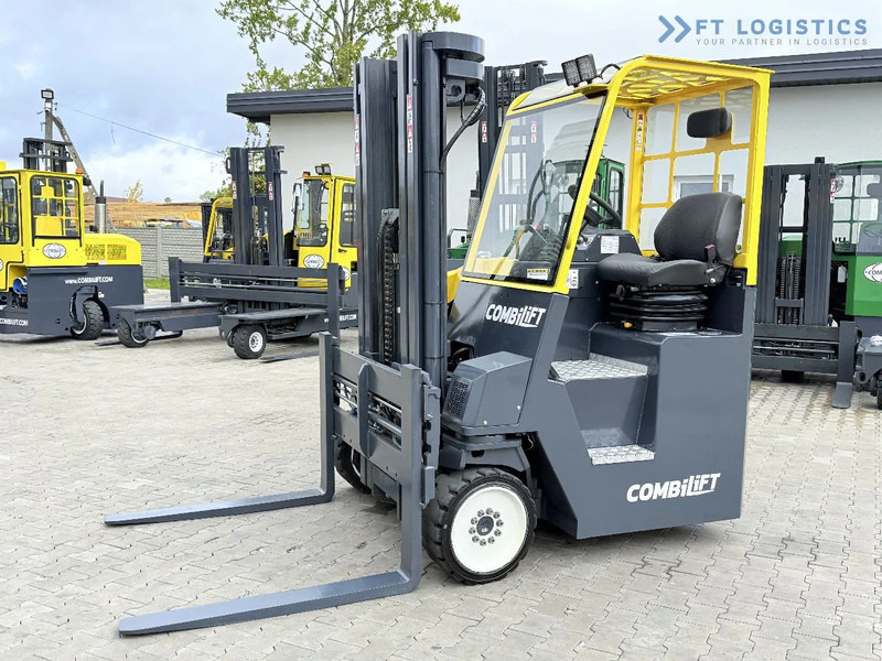 Combilift CB4000 / GAS / TRIPLEX 5200MM / FREE LIFT / FORK POSITIONER / SIDE SHIFT / EXCELLENT CONDITION / Wide range of four-way and side - شاحنة المناولة رباعية الاتجاهات: صور 3 Combilift CB4000 / GAS / TRIPLEX 5200MM / FREE LIFT / FORK POSITIONER / SIDE SHIFT / EXCELLENT CONDITION / Wide range of four-way and side - شاحنة المناولة رباعية الاتجاهات: صور 3