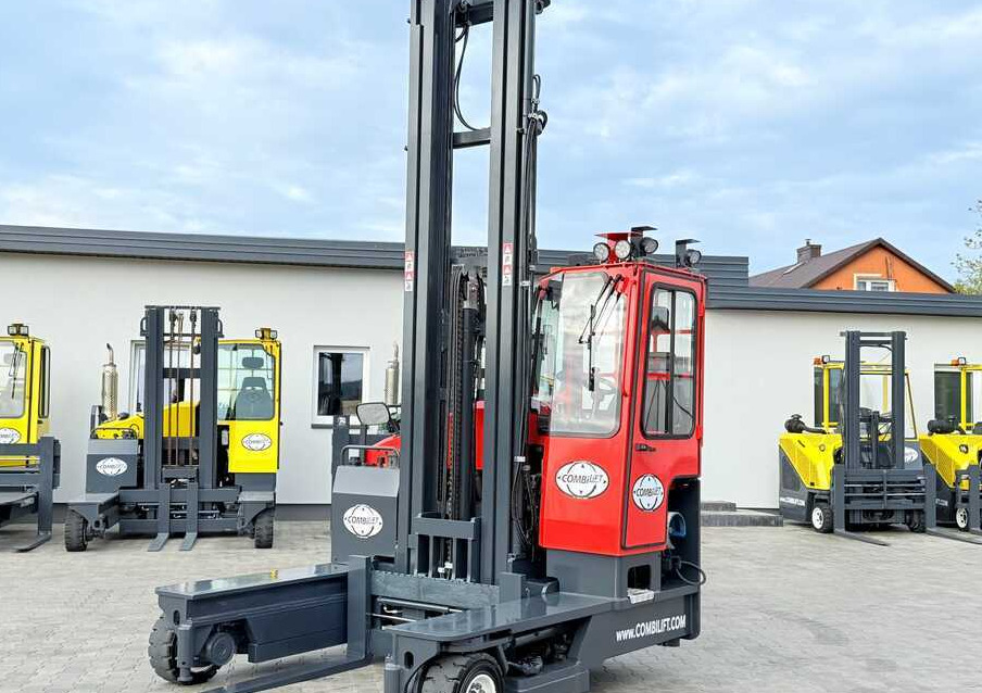 Combilift COMBILIFT C4000 – TRIPLEX 9300 mm – Year 2017 – GAS – FREE LIFT – FORK SIDE SHIFT – CONDITION 5/5 - شاحنة المناولة رباعية الاتجاهات: صور 1 Combilift COMBILIFT C4000 – TRIPLEX 9300 mm – Year 2017 – GAS – FREE LIFT – FORK SIDE SHIFT – CONDITION 5/5 - شاحنة المناولة رباعية الاتجاهات: صور 1