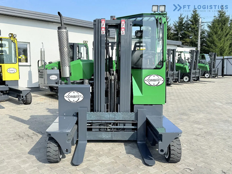Combilift Combilift C2500 / GAS / TRIPLEX 4900MM / FREE LIFT / ONLY 2446 HOURS / FORK POSITIONER / FULL CABIN / PERFECT CONDITION / Wide r - شاحنة المناولة رباعية الاتجاهات: صور 4 Combilift Combilift C2500 / GAS / TRIPLEX 4900MM / FREE LIFT / ONLY 2446 HOURS / FORK POSITIONER / FULL CABIN / PERFECT CONDITION / Wide r - شاحنة المناولة رباعية الاتجاهات: صور 4
