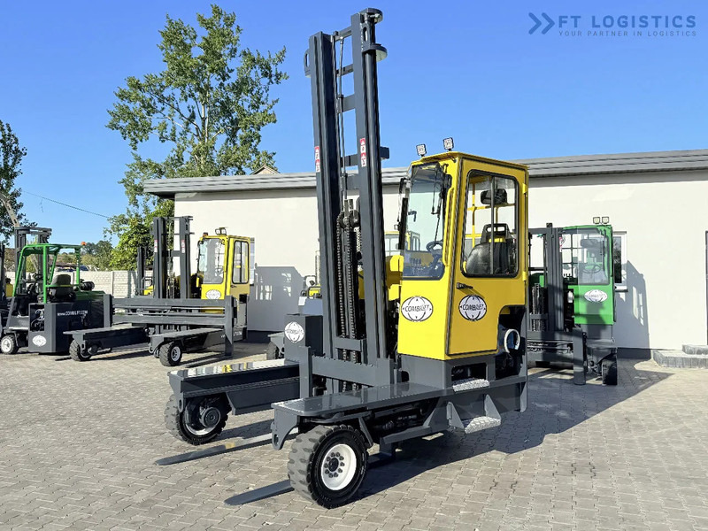 Combilift FOUR-WAY MULTIDIRECTIONAL FORKLIFT C5000 / GAS / TRIPLEX 6000MM / ONLY 4263 HOURS / FORK POSITIONER / EXCELLENT CONDITION / Wide - شاحنة المناولة رباعية الاتجاهات: صور 2 Combilift FOUR-WAY MULTIDIRECTIONAL FORKLIFT C5000 / GAS / TRIPLEX 6000MM / ONLY 4263 HOURS / FORK POSITIONER / EXCELLENT CONDITION / Wide - شاحنة المناولة رباعية الاتجاهات: صور 2