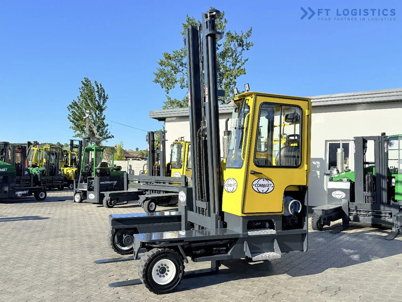 Combilift FOUR-WAY MULTIDIRECTIONAL FORKLIFT C5000 / GAS / TRIPLEX 6000MM / ONLY 4263 HOURS / FORK POSITIONER / EXCELLENT CONDITION / Wide - شاحنة المناولة رباعية الاتجاهات: صور 3 Combilift FOUR-WAY MULTIDIRECTIONAL FORKLIFT C5000 / GAS / TRIPLEX 6000MM / ONLY 4263 HOURS / FORK POSITIONER / EXCELLENT CONDITION / Wide - شاحنة المناولة رباعية الاتجاهات: صور 3