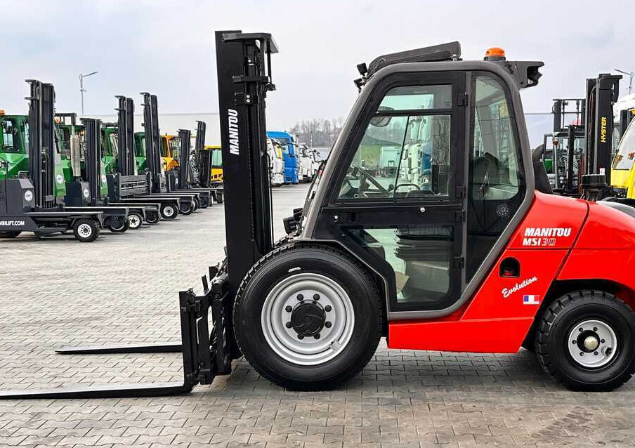 Manitou MSI30 / DIESEL / DUPLEX / 3400MM / CABIN / FORK POSITIONER / SIDE SHIFT / LIKE NEW - شاحنات الطرق الوعرة: صور 3 Manitou MSI30 / DIESEL / DUPLEX / 3400MM / CABIN / FORK POSITIONER / SIDE SHIFT / LIKE NEW - شاحنات الطرق الوعرة: صور 3