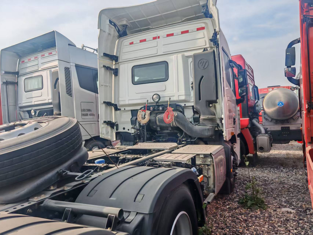 Auman 6×4 - شاحنة جرار: صور 5 Auman 6×4 - شاحنة جرار: صور 5