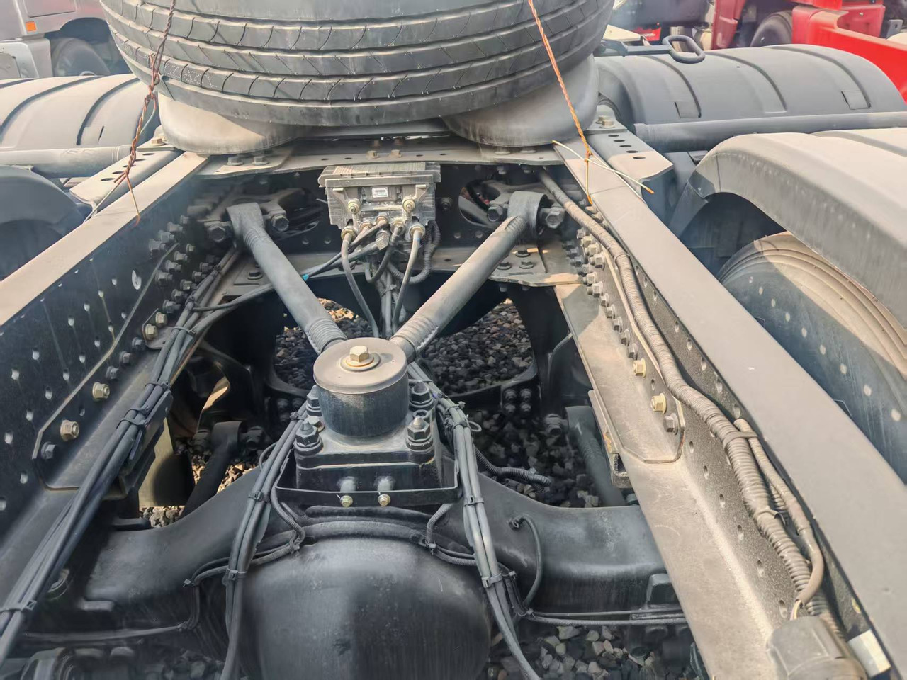 Auman 6×4 - شاحنة جرار: صور 4 Auman 6×4 - شاحنة جرار: صور 4